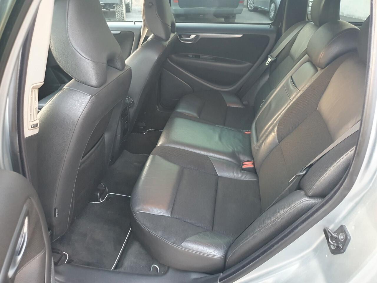 Volvo V70 2.4 D5 Summum manuale 6m 2007