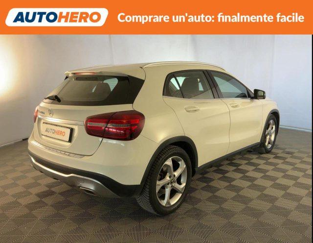 MERCEDES-BENZ GLA 200 d Automatic Sport