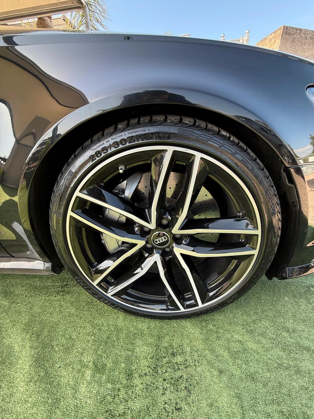 Audi A6 RS 6 Avant 4.0 TFSI quattro tiptronic