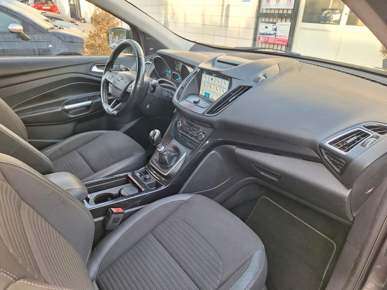 Ford Kuga 1.5 TDCI 120 CV S&S 2WD ST-Line Business