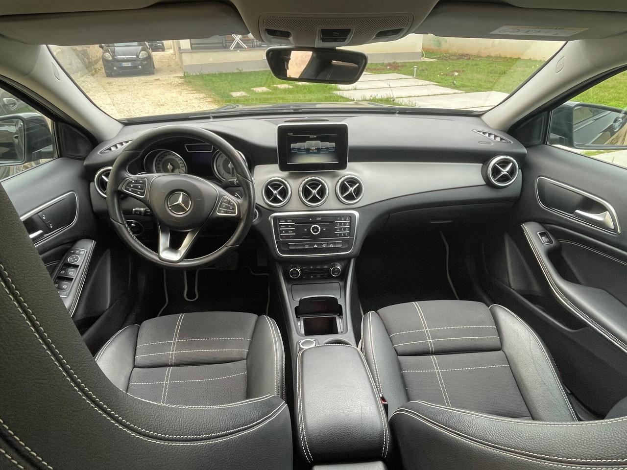 Mercedes-benz GLA 200 d Automatic Sport