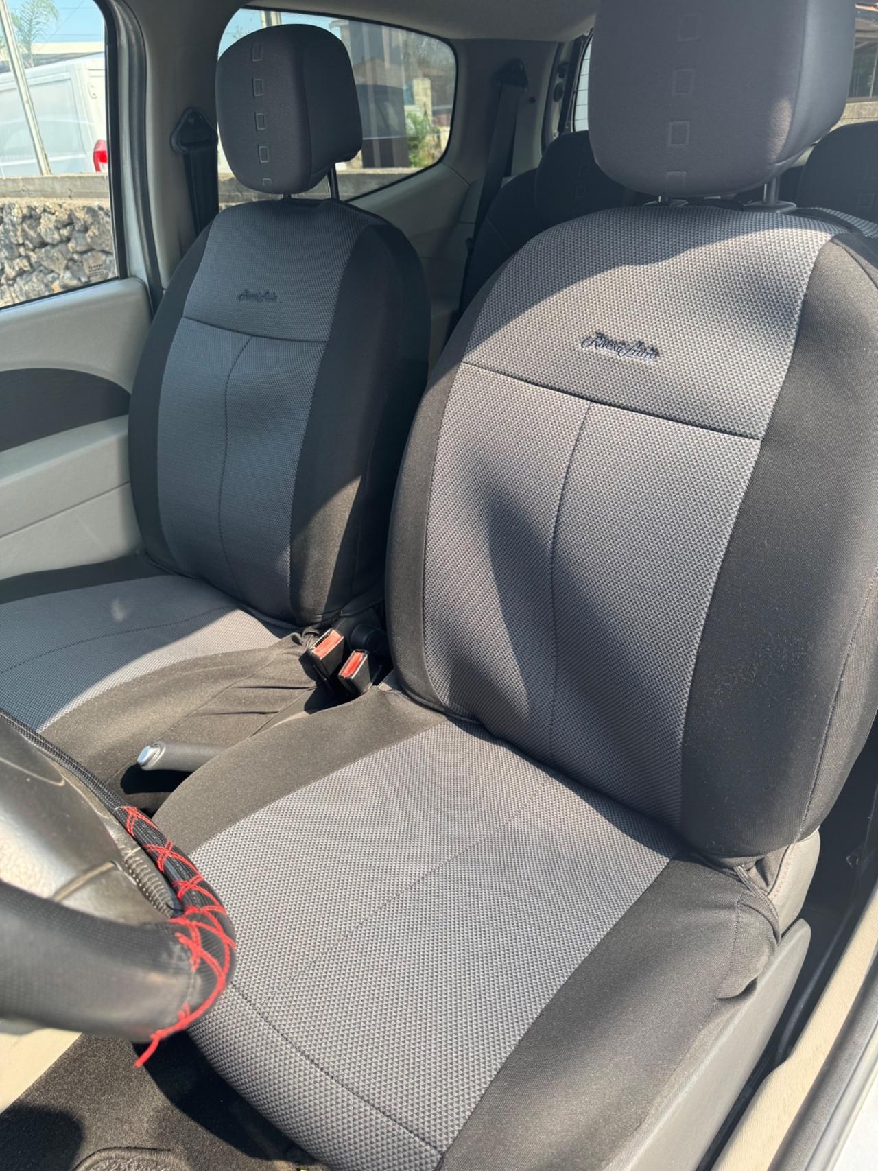 Renault Twingo 1.5 dCi 65CV Initiale