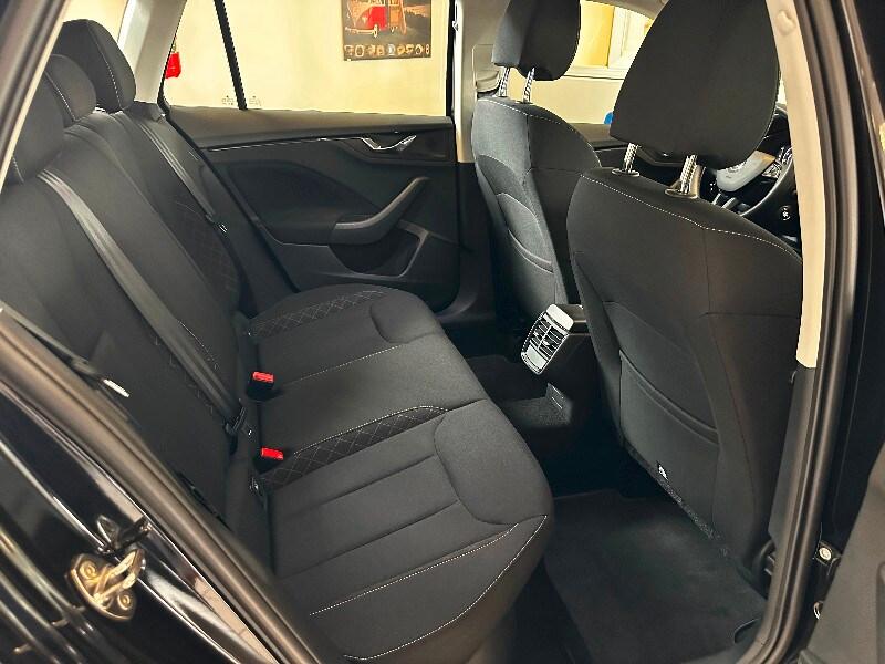 SKODA Kamiq Kamiq 1.6 TDI SCR DSG Ambition