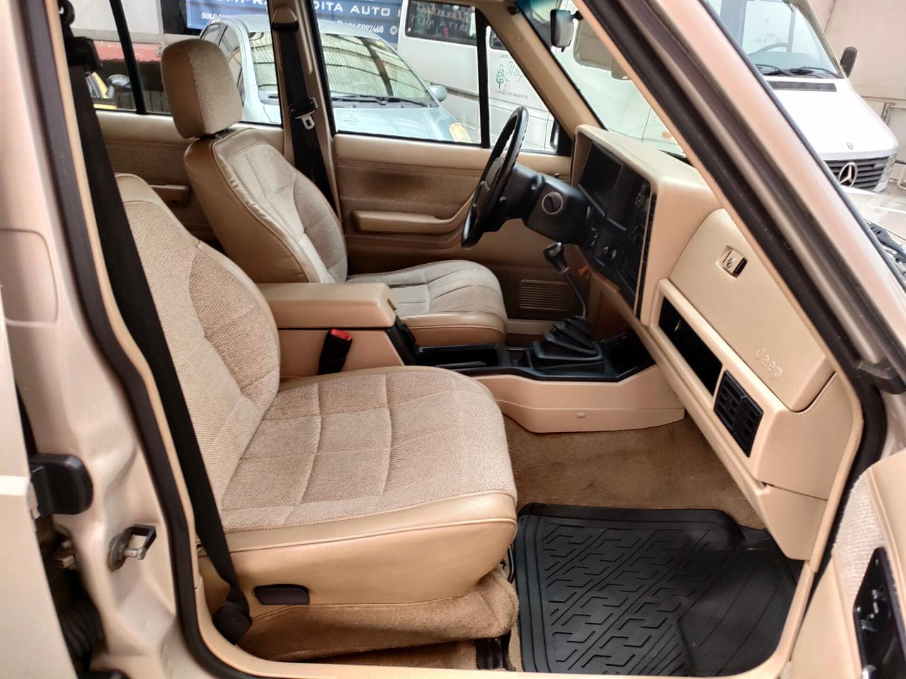 Jeep Cherokee 2.5 TD 5 porte Selec-Trac Country