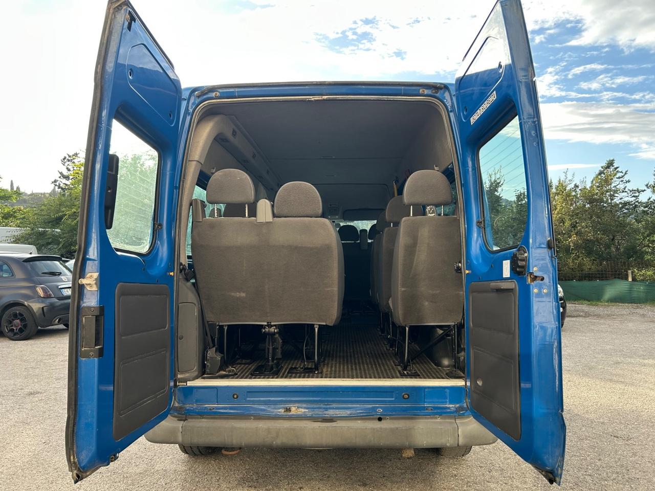 Ford Transit 330 2.4 TD Pulman 14 Posti