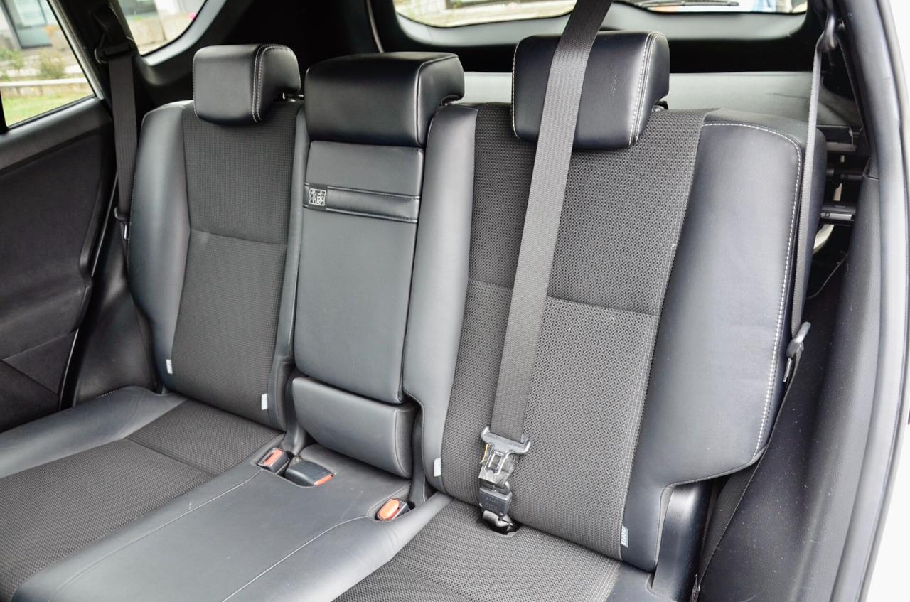 TOYOTA RAV 4 2.5 VVT-I FULL HYBRID STYLE 2WD 155cv E-CVT, UNICOPROPRIETARIO, SERVICE TOYOTA, UFF ITALIANA, EURO 6B, RETRO, FULL LED, PERMUTE