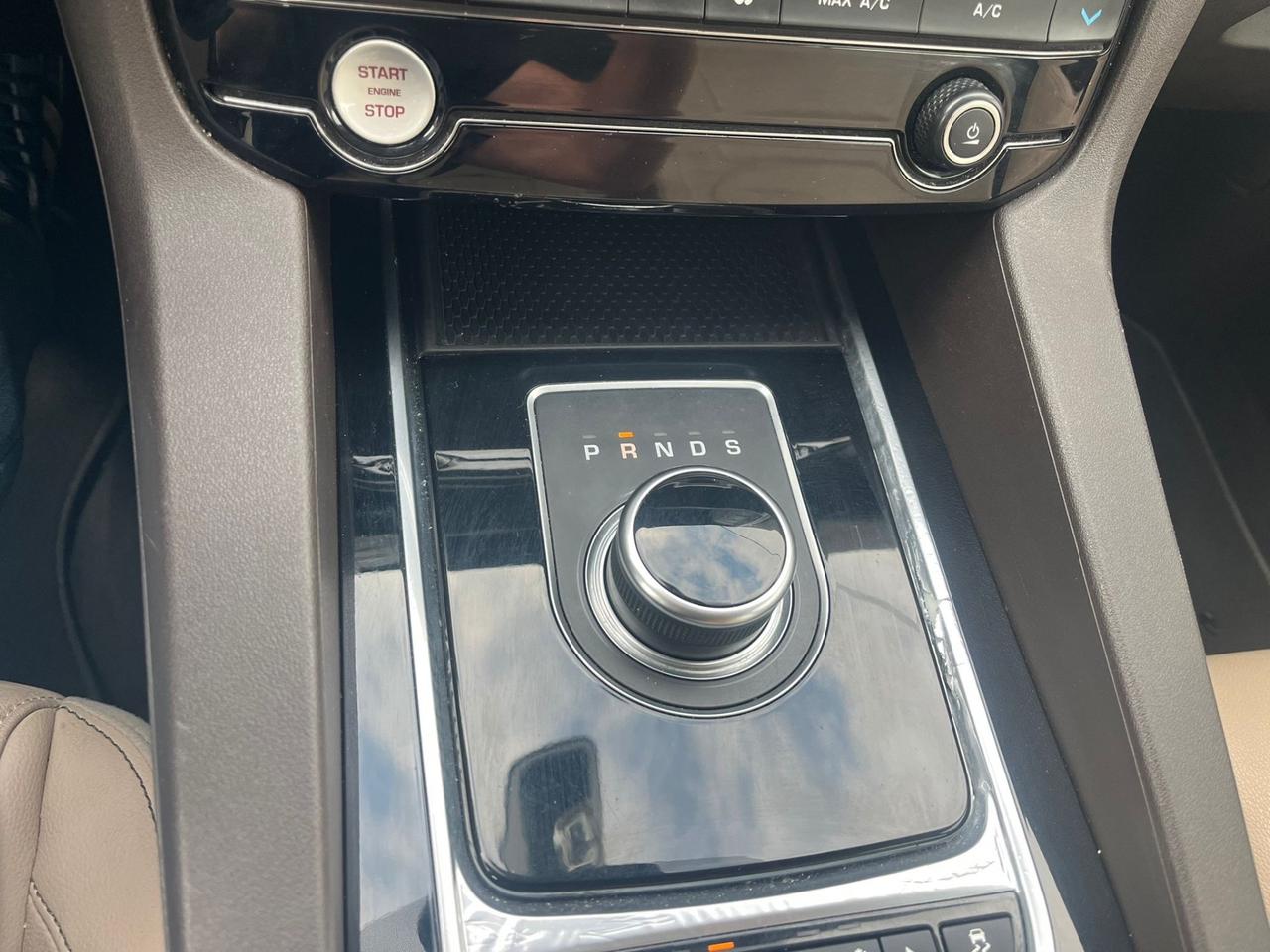 Jaguar F-Pace 2016 2.0 D 180 CV Portfolio