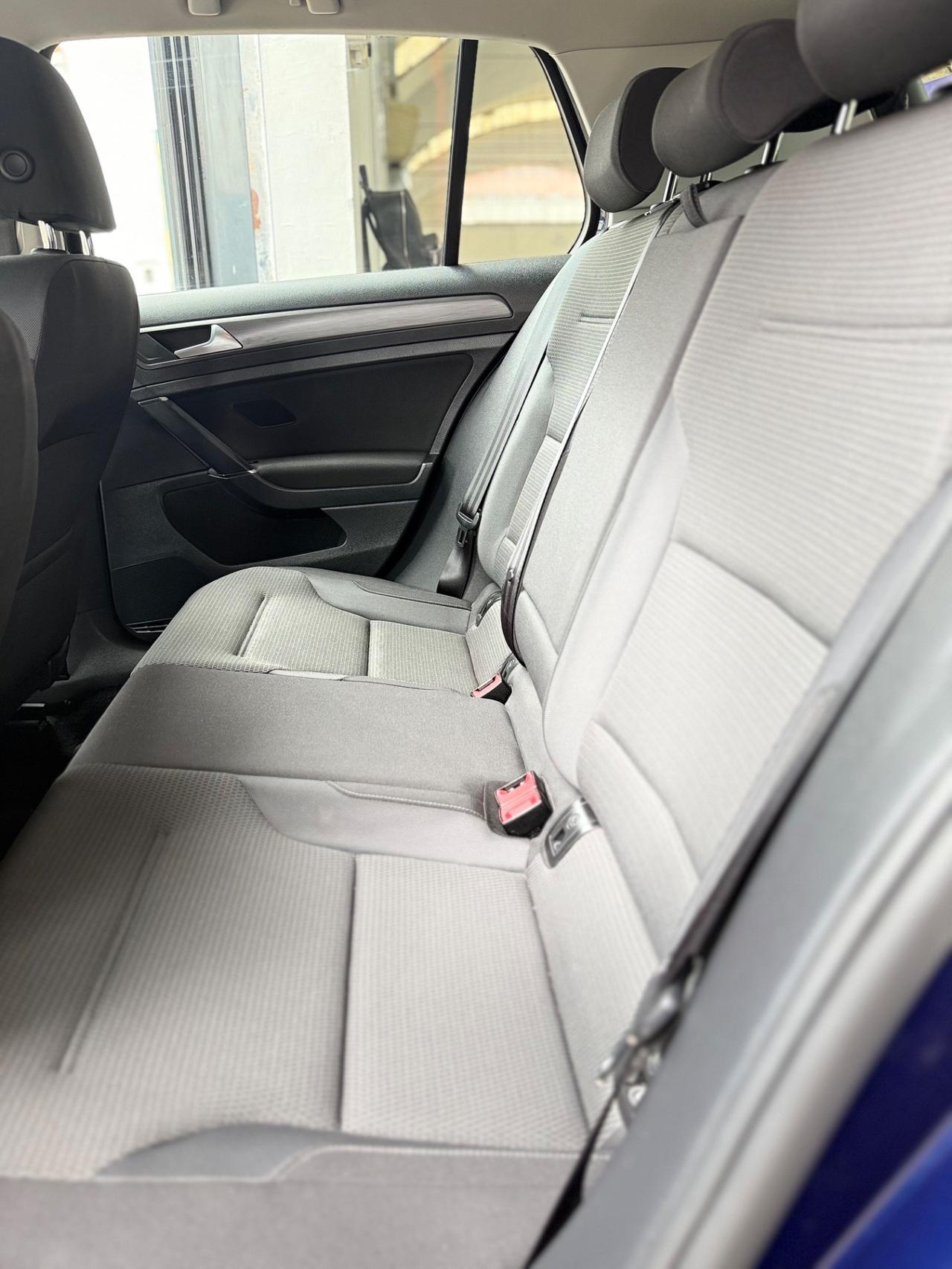 Volkswagen Golf Variant 1.6 TDI 115 CV DSG Executive BlueMotion Tech.