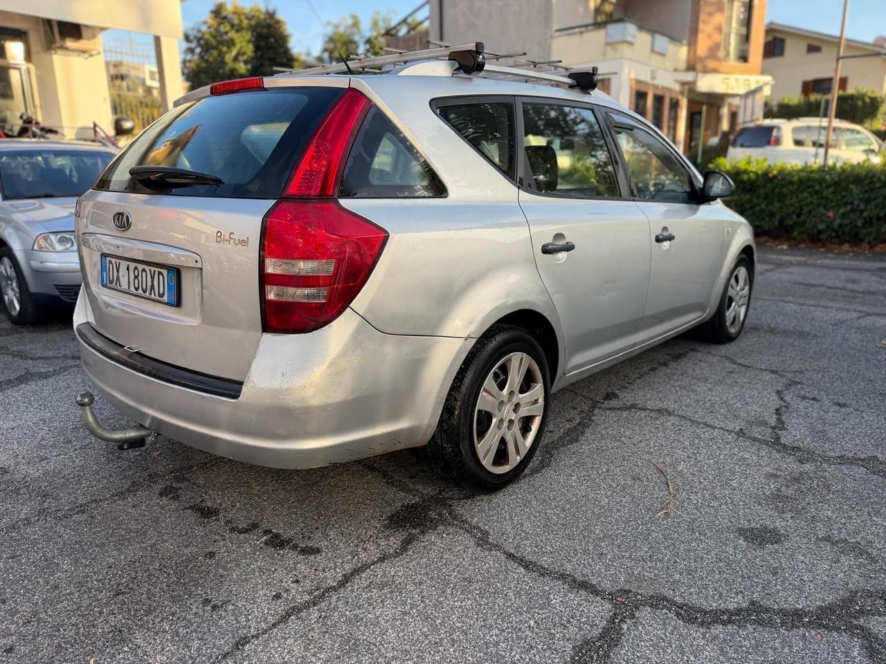 Kia Ceed 1.4GPL COM GANCIO TRAINO