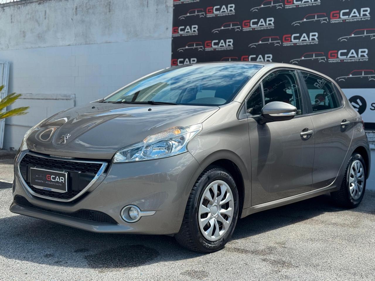 Peugeot 208 1.4 HDi 68 CV 5 porte Allure