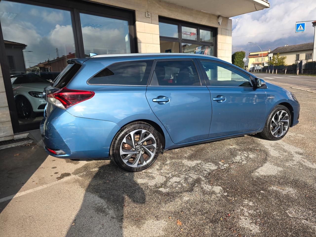 Toyota Auris Touring Sports 1.8 Hybrid Lounge 2015 E6