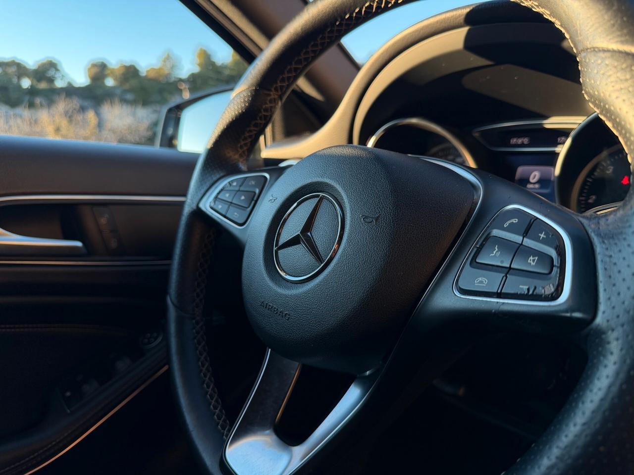 Mercedes A180 SPORT/1500 110CV/FULL LED/NAVI/18"