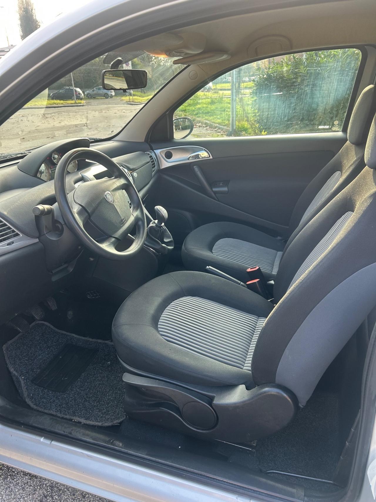 Lancia Ypsilon 1.2 Argento