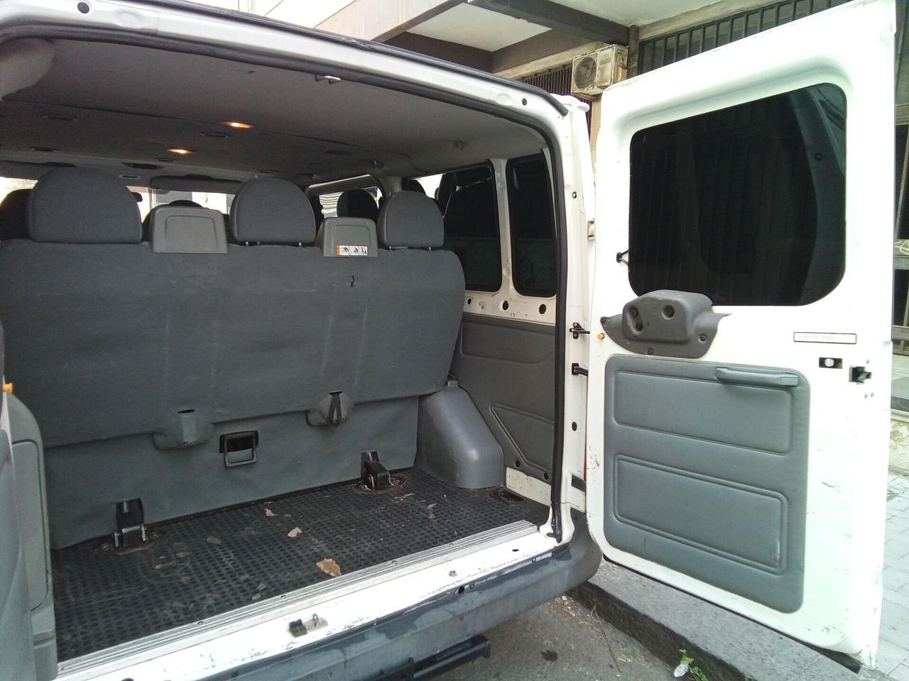 FORD TRANSIT 2.2 TDCI TREND 9 POSTI – 120.000 KM – GANCIO TRAINO – GARANZIA – PARI AL NUOVO