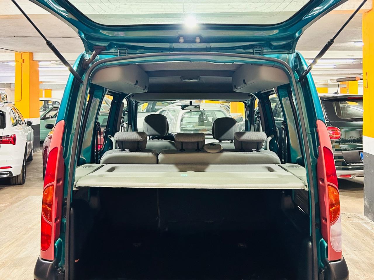 RENAULT KANGOO 1.2 16V IN PERFETTE CONDIZIONI .