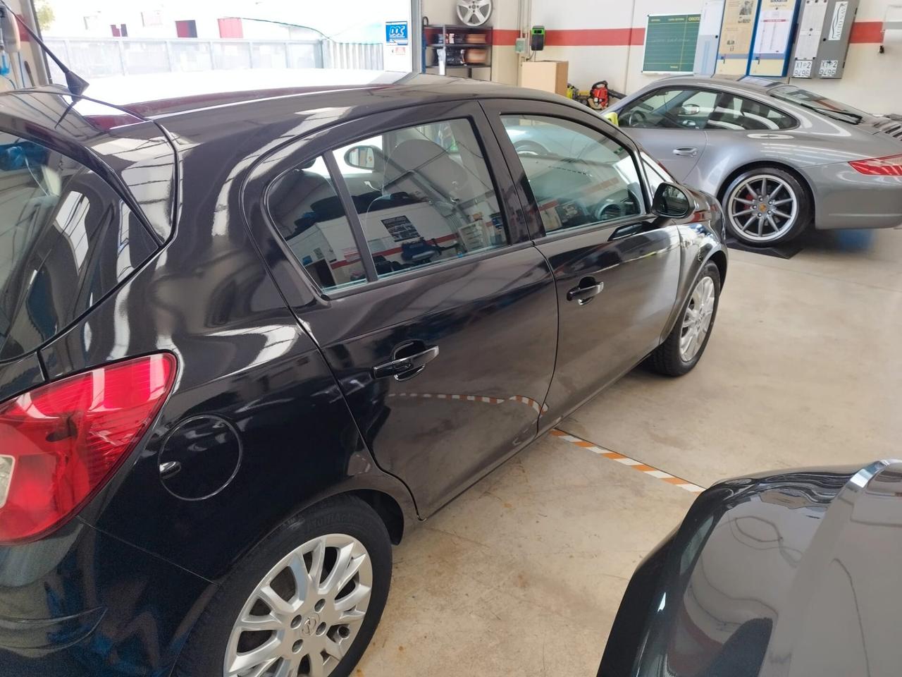 Opel Corsa 1.2 5 porte gpl