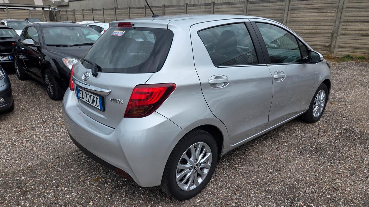 Toyota Yaris 1.0 benzina 5 porte lounge