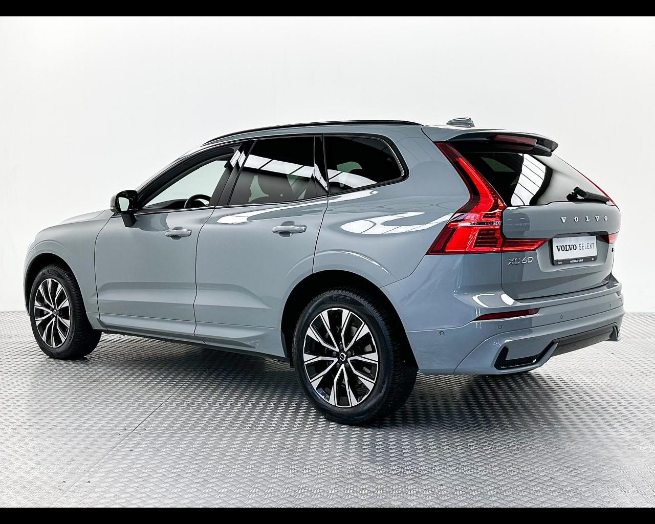 VOLVO XC60 B4 automatico Plus Dark