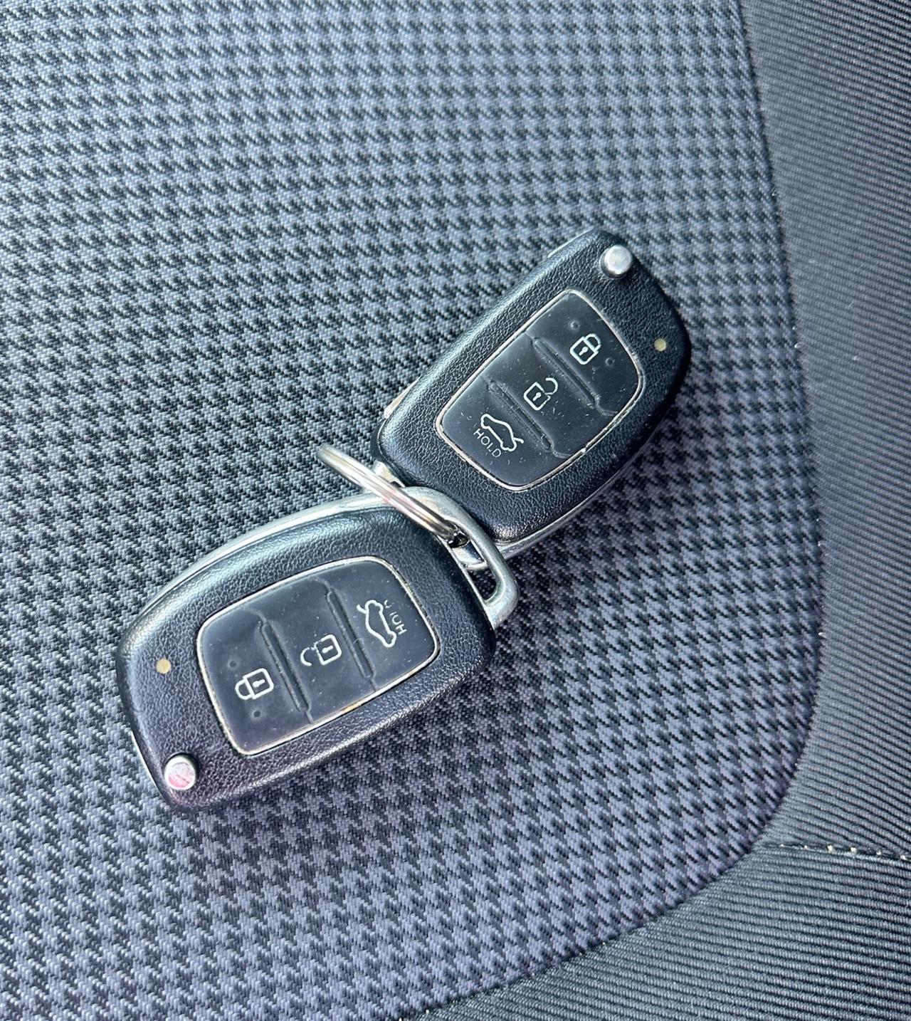 Hyundai i20 1.1 CRDi 75CV 5p. Sound Edition 2013