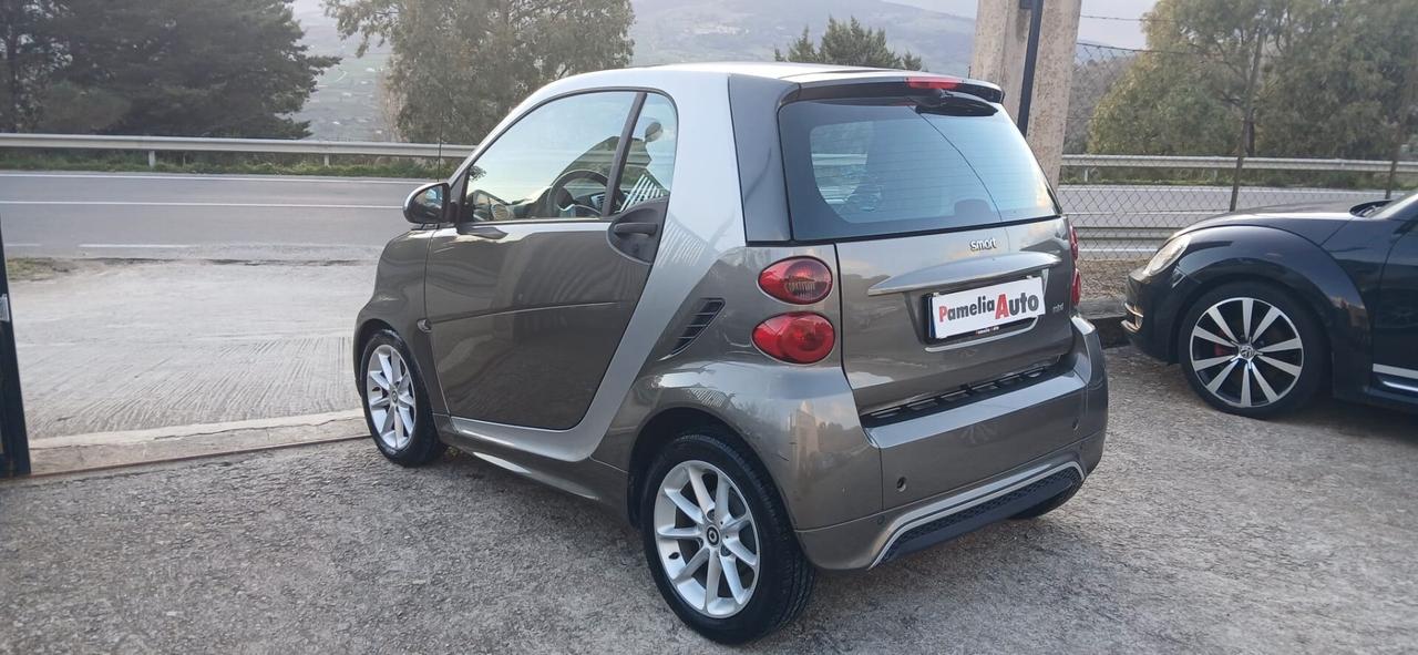 Smart ForTwo 1000 MHD coupé passion - 2012