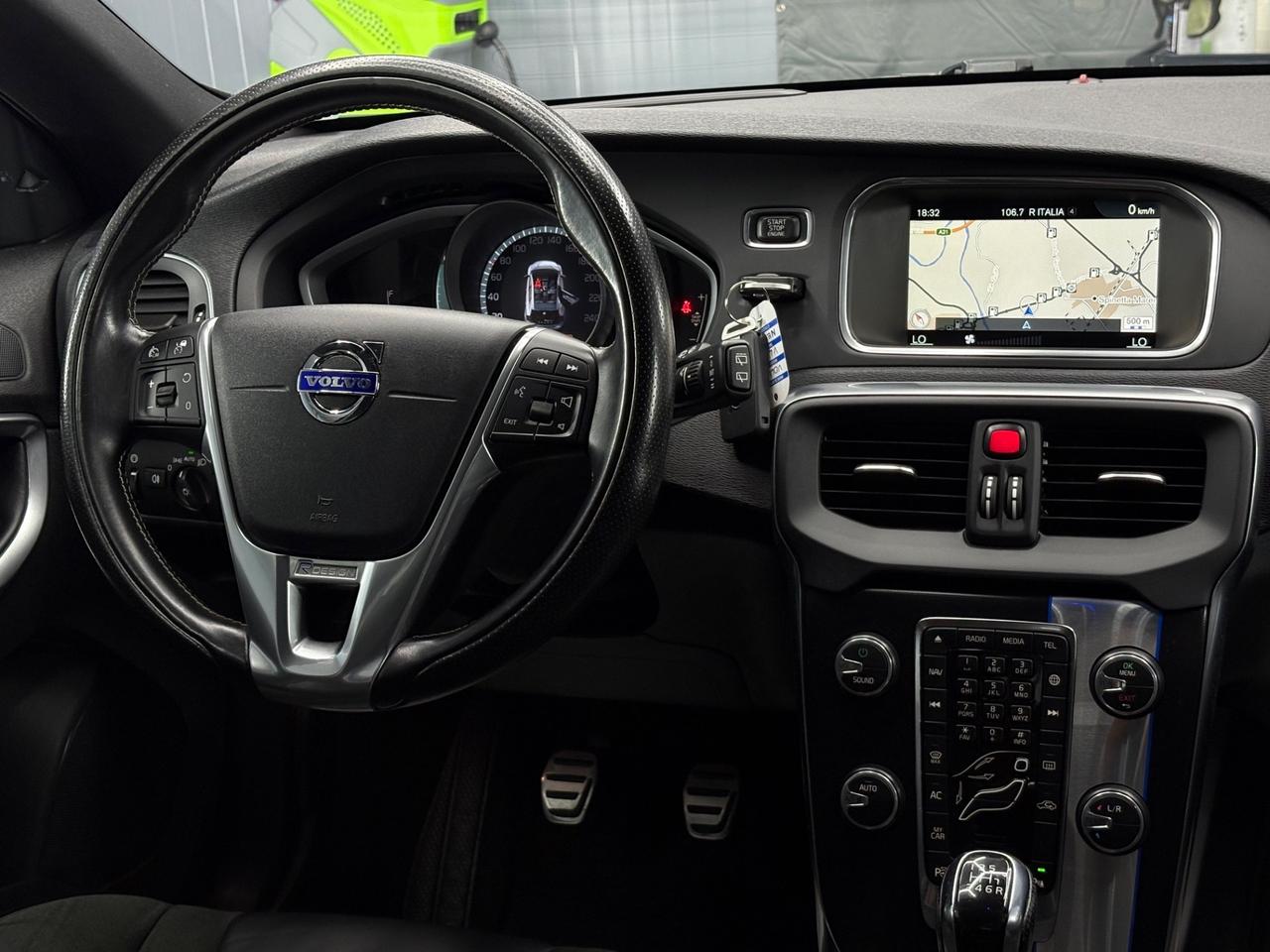 Volvo V40 D4 R-design Momentum