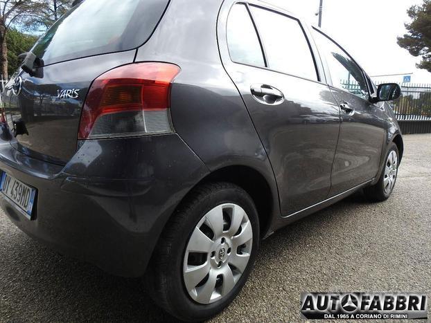 TOYOTA - Yaris - 1.3 5p.CLIMA 4 CIL. CD HI FI
