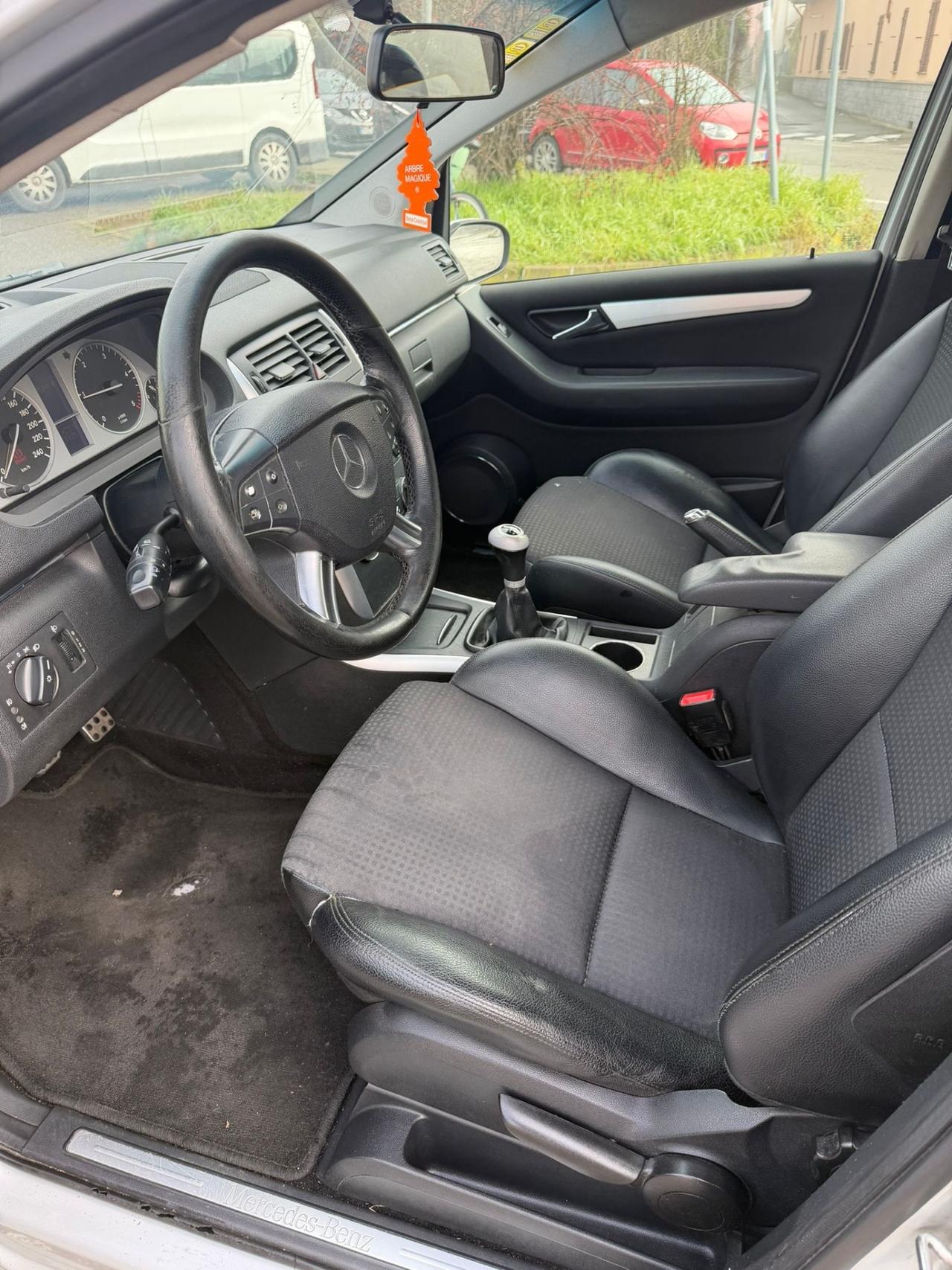 MERCEDES BENZ B200 CDI