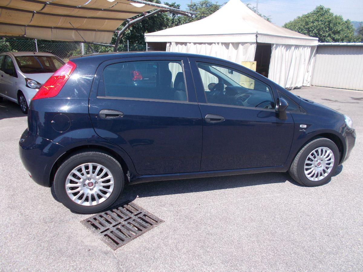 FIAT - Punto - 1.2 8V 5p. Street