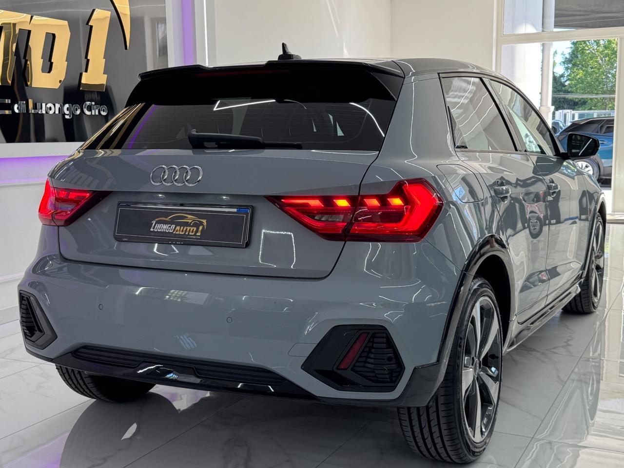 Audi A1 citycarve S- tronic Identity Contrast Iper Full