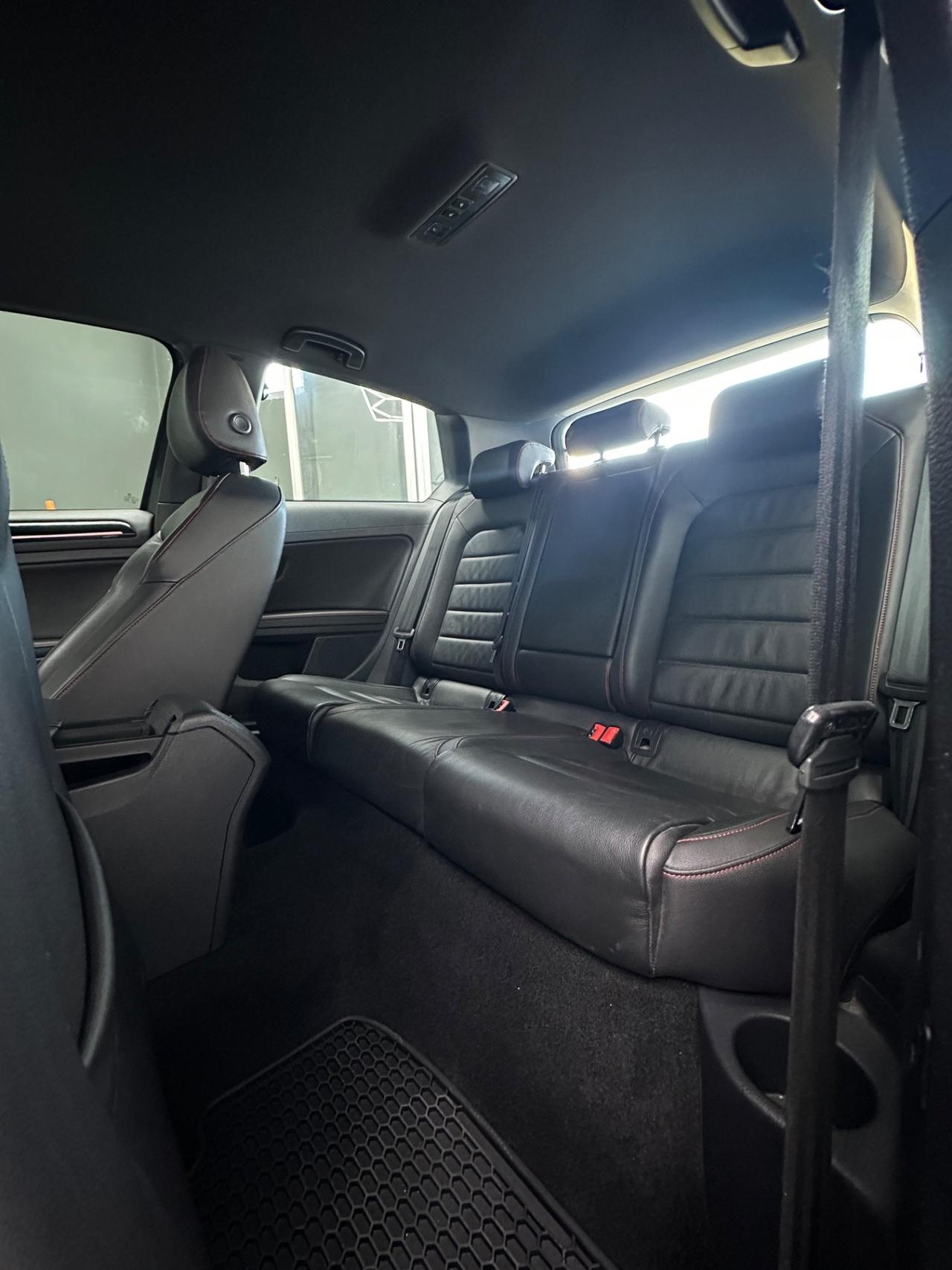 Volkswagen Golf GTI Performance 2.0 TSI 230 cv 3p