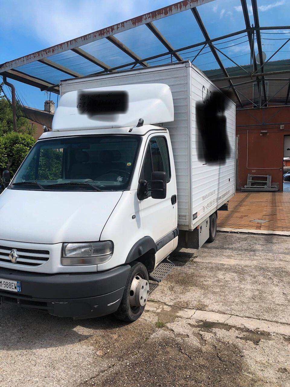 Renault Trucks Mascott