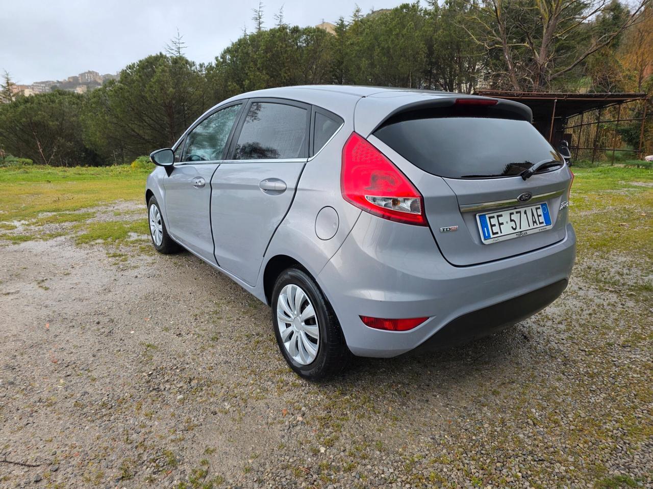 Ford Fiesta 1.4 TDCi 70CV 5 porte Titanium
