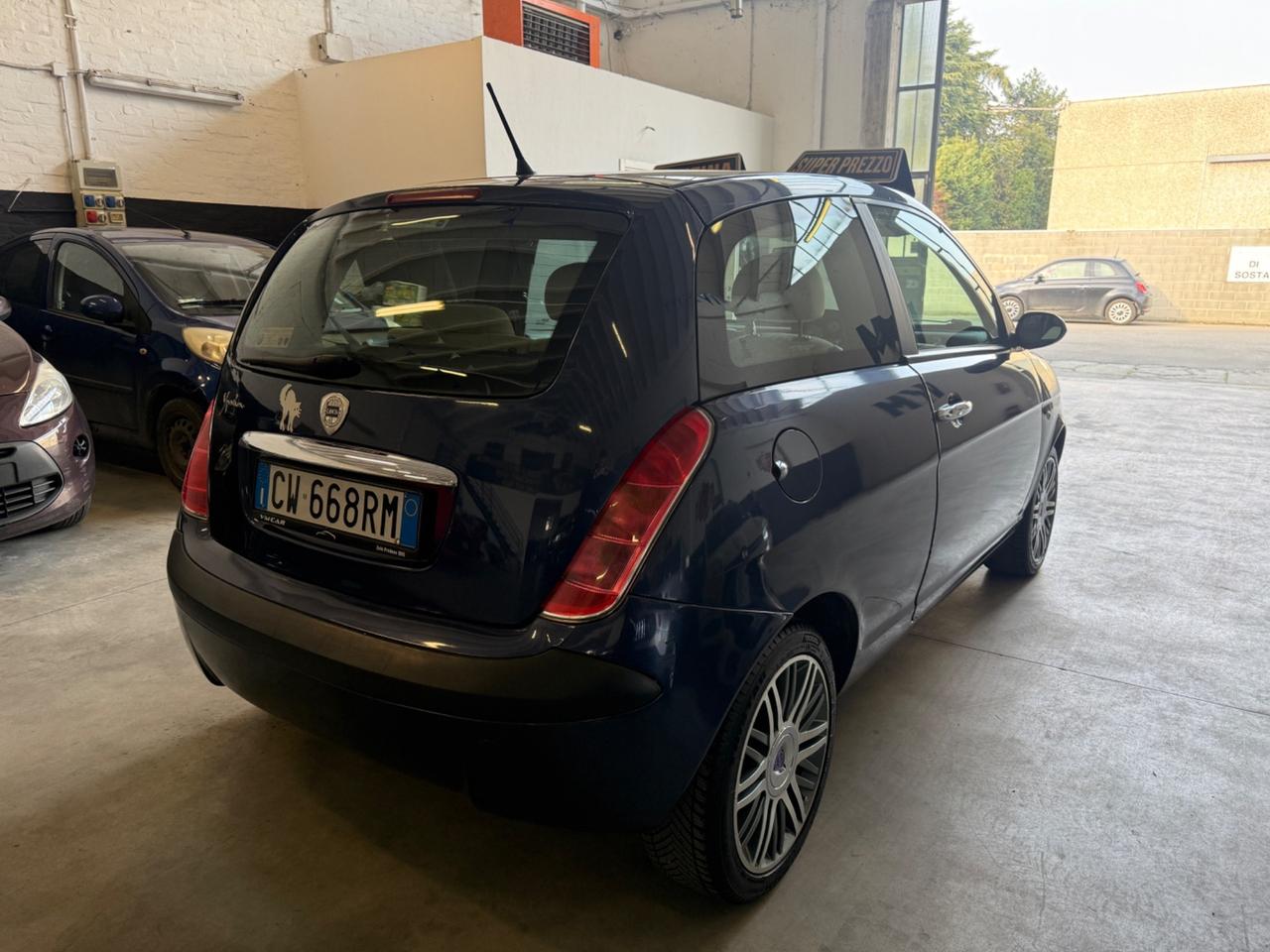 Lancia Ypsilon 1.4 16V Oro