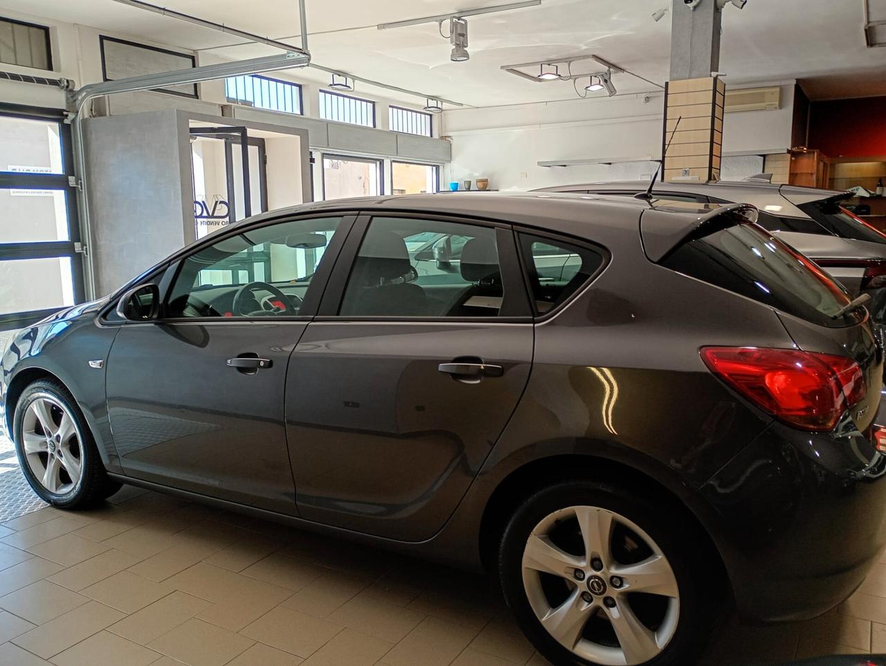 Opel Astra 1.7 CDTI 110CV 5 porte Cosmo