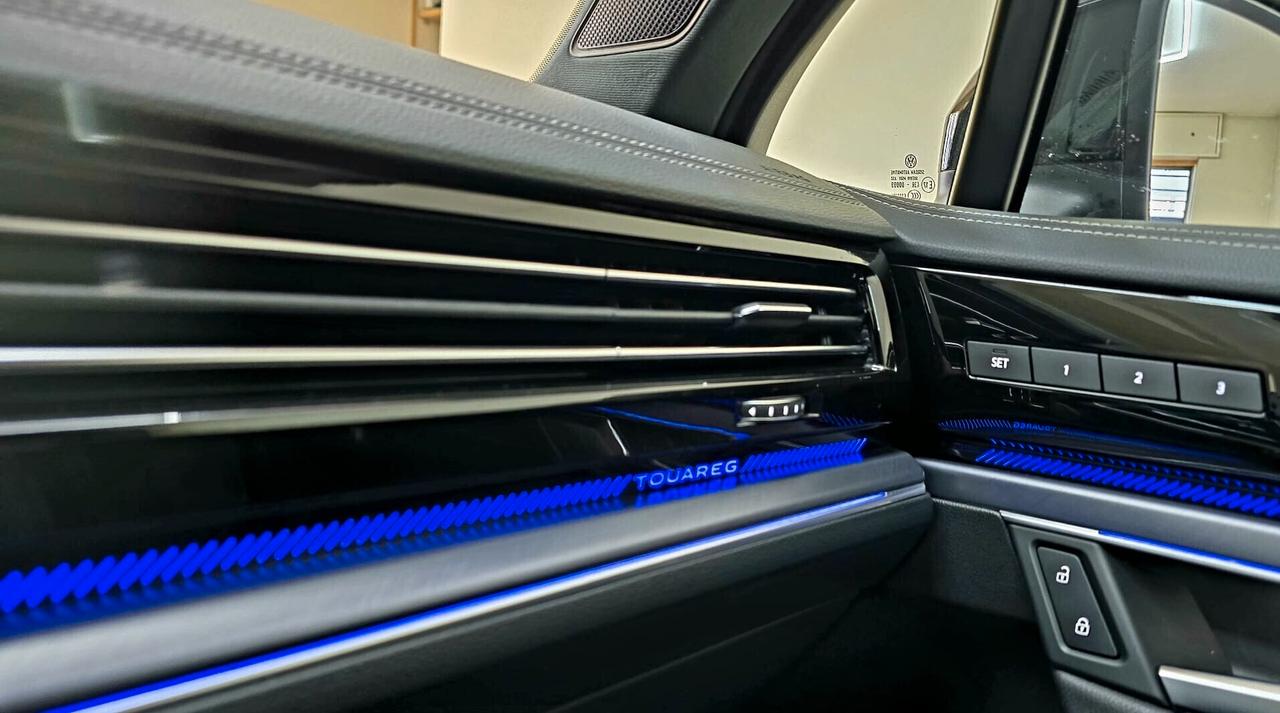 VOLKSWAGEN TOUAREG 3.0 TDI 286cv R-LINE RESTYLING
