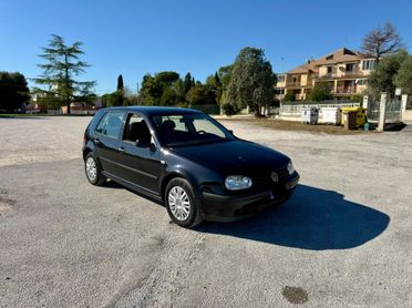 Volkswagen Golf 1.4 Benzina 75cavalli Neopatentati