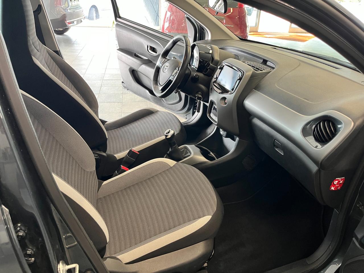 Toyota Aygo Connect 1.0 VVT-i 72 CV 5 porte x-clusiv