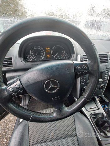 Mercedes-Benz A-Class 2010 photo 5