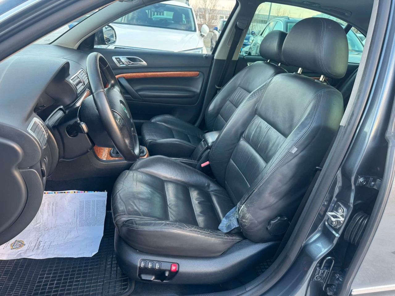 Skoda Superb 2.0 TDI 140CV -PELLE-TETTO