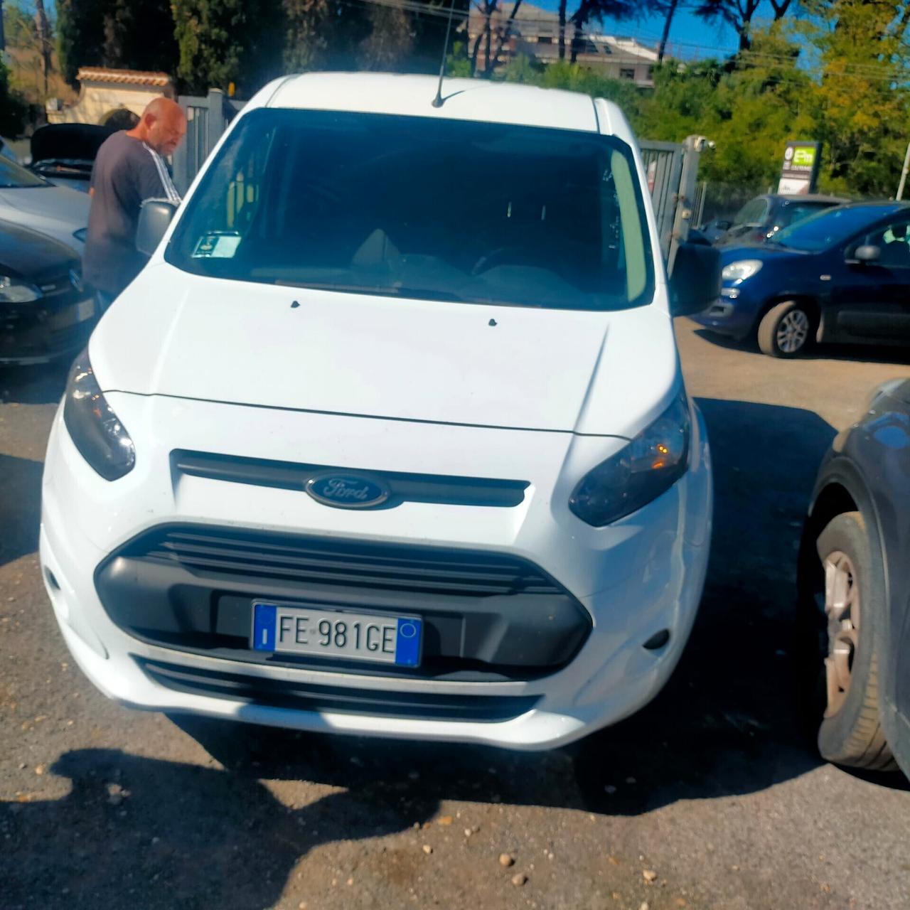 Ford Transit Connect trasporto medicinali