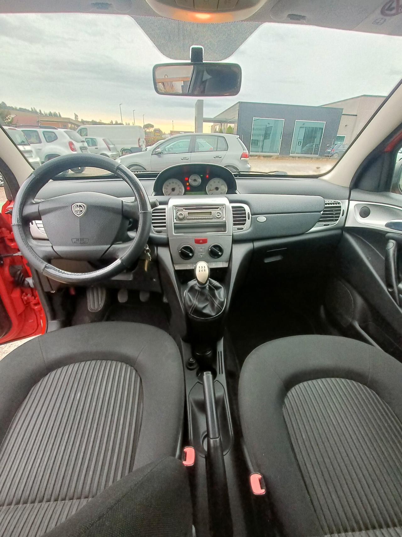 Lancia Ypsilon 1.2 Versus