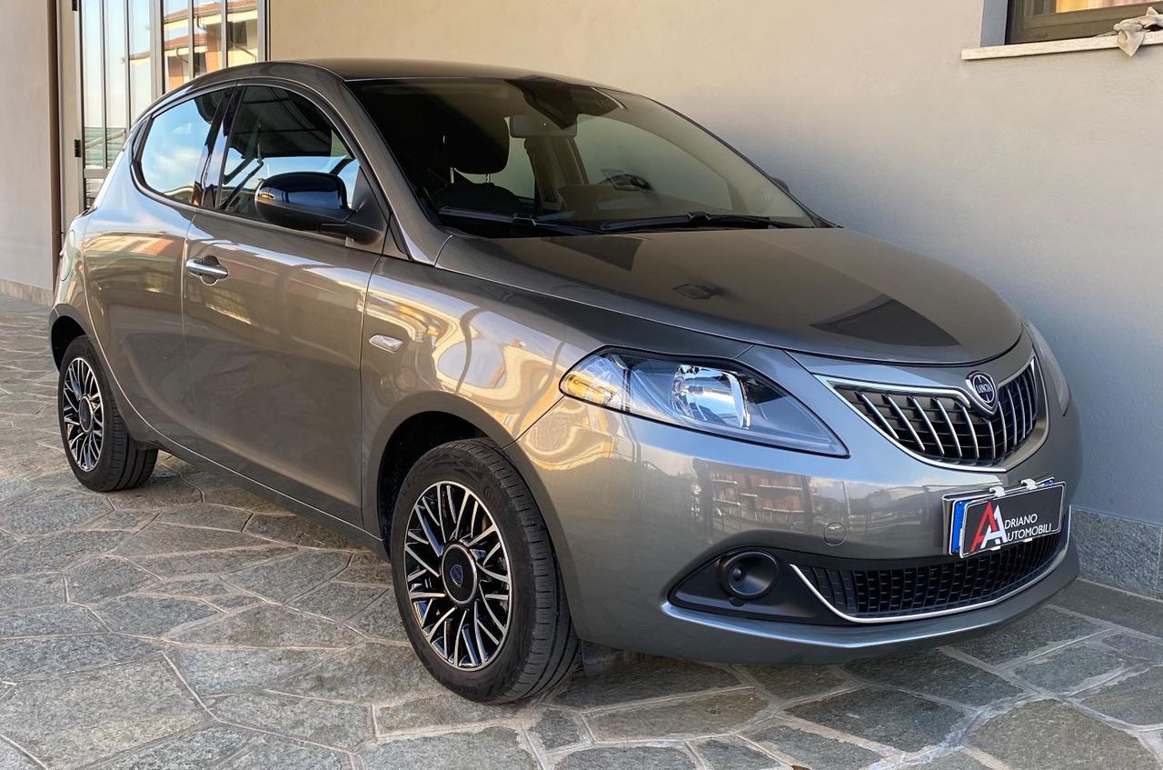 Lancia Ypsilon 1.0 firefly hybrid Platino s&s 70cv