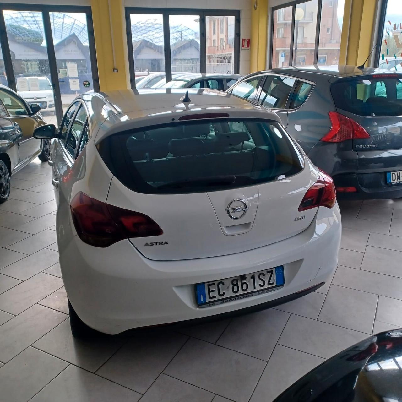 FULL OPTIONAL NEOPATENTATI ASTRA 1.7 TDI