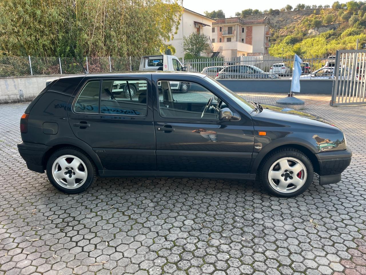 Volkswagen Golf 2.0 16V cat 5 porte GTI