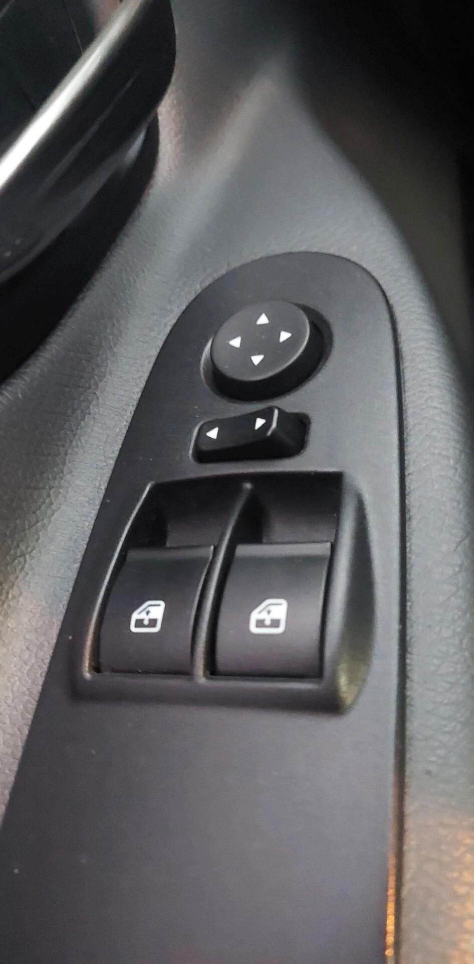 LANCIA YPSILON 1.2-UNICO PROPRIETARIO-NEOPATENTATI