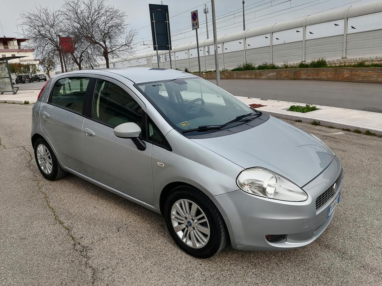 Fiat Grande Punto 1.3 MJT 75 CV 5 porte Dynamic