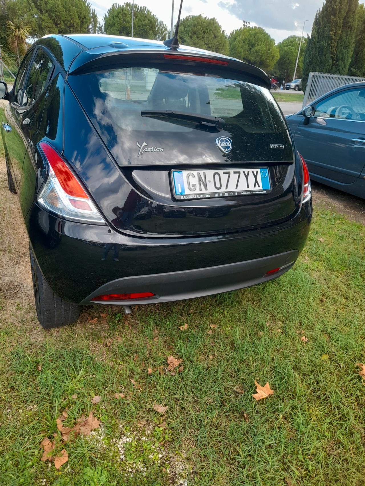 Lancia Ypsilon 1.0 Hybrid