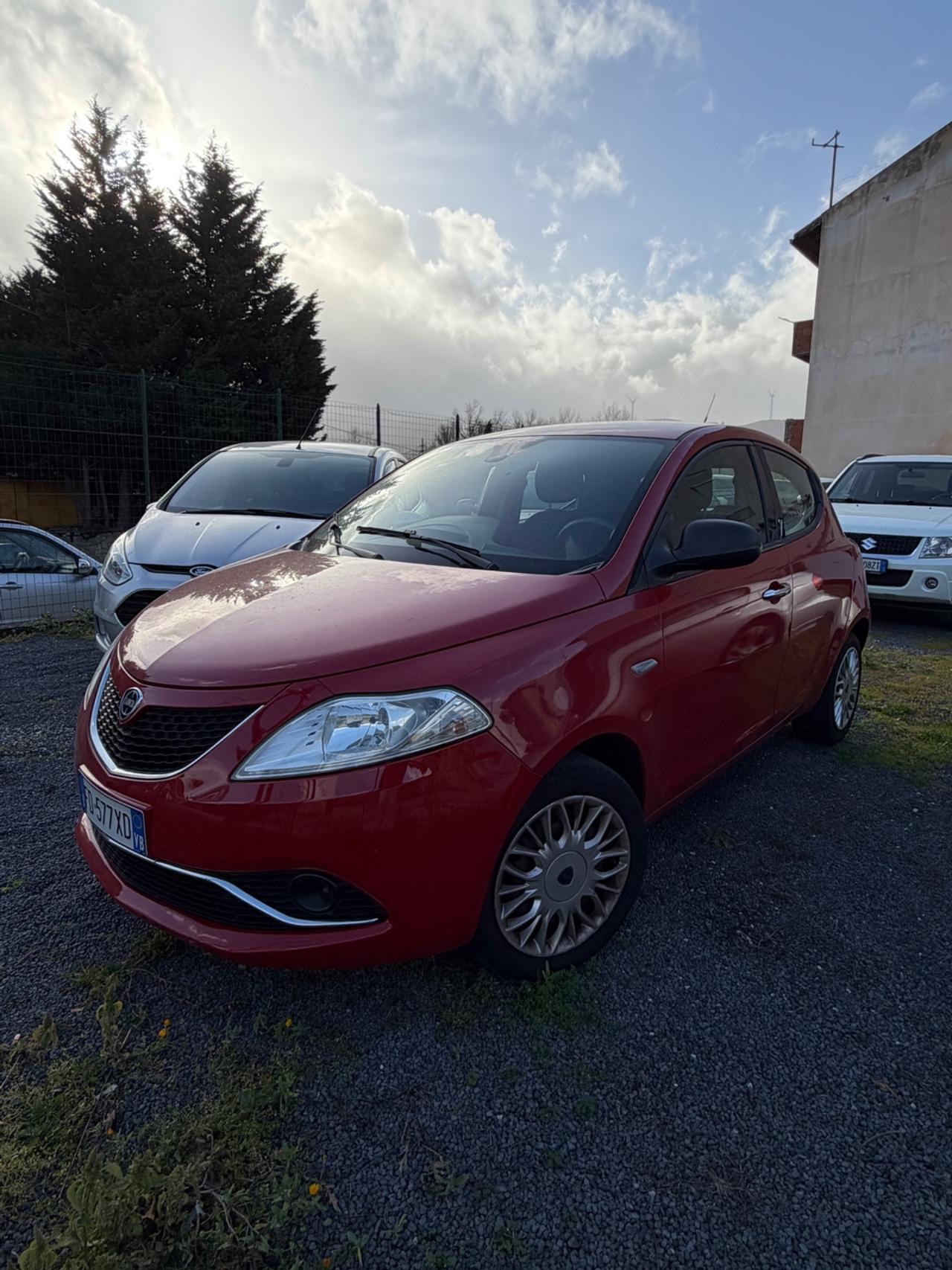 Lancia Ypsilon 1.2 69 CV 5 porte Platinum