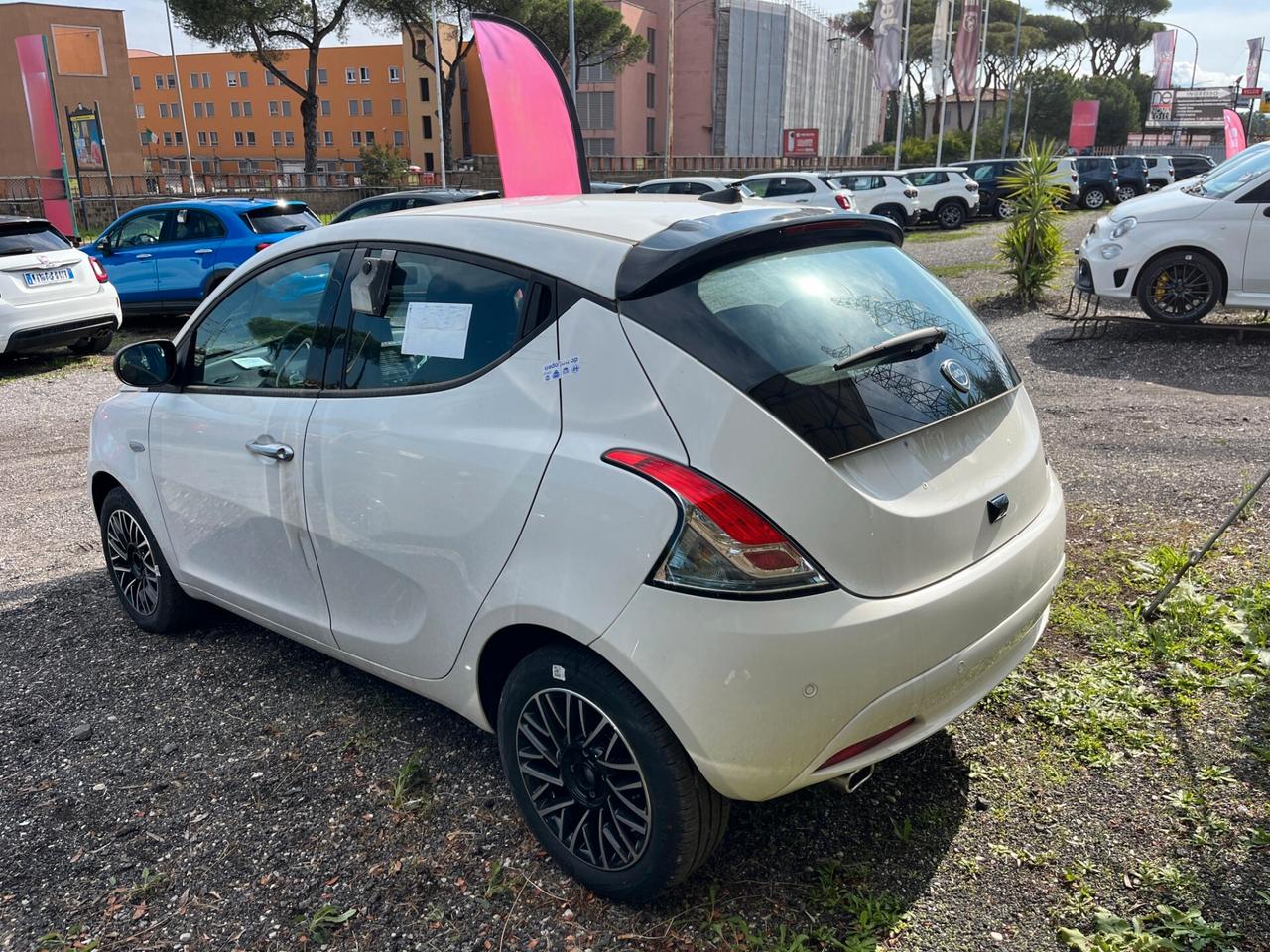 Lancia Ypsilon 1.0 FireFly 5 porte S&S Hybrid Platino