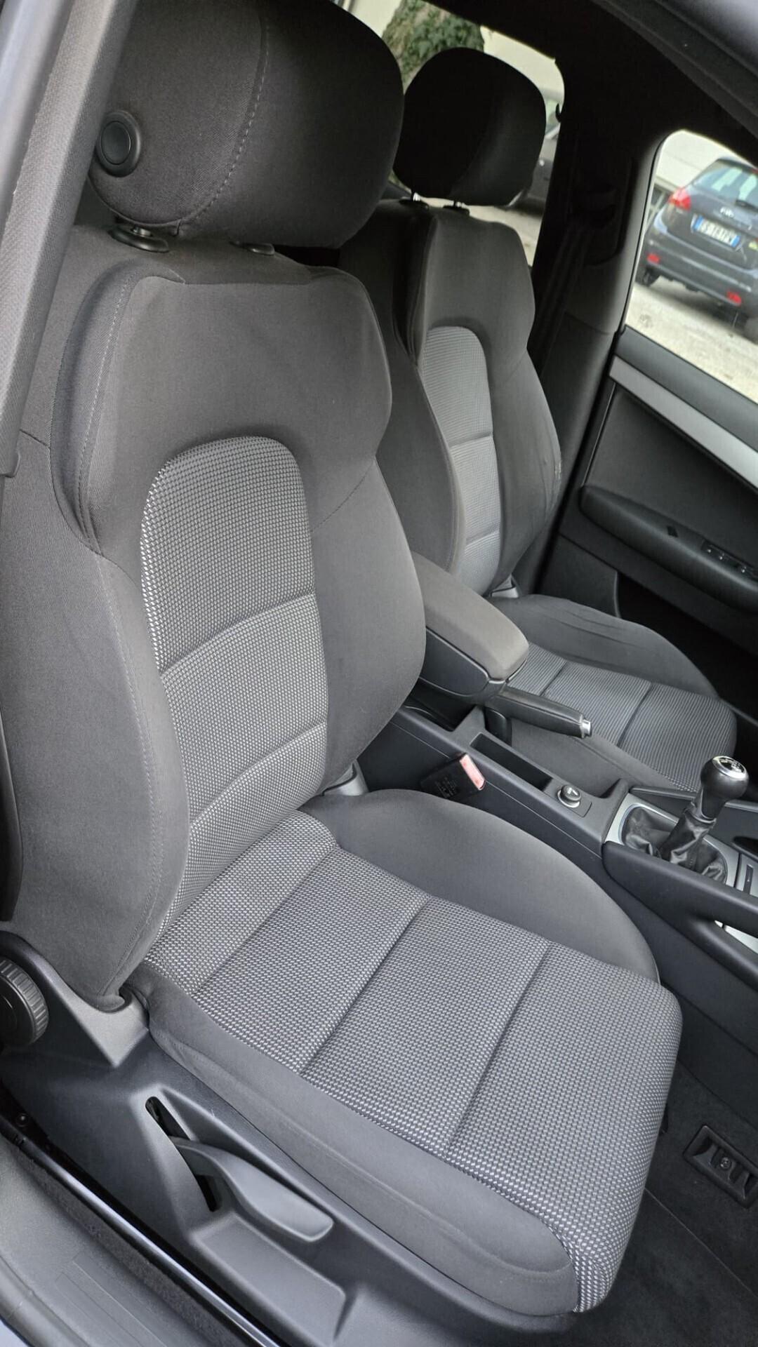 Audi A3 SPB 1.6 TDI 105 CV x Neopatentati